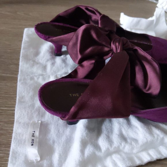 THE ROW Coco bow-embellished suede mules - Picture 11 of 12